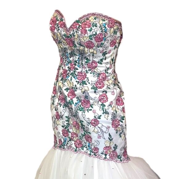 NWT Mori Lee Strapless Trumpet Wedding Dress with Embroidered Roses size 4 - Picture 3 of 3